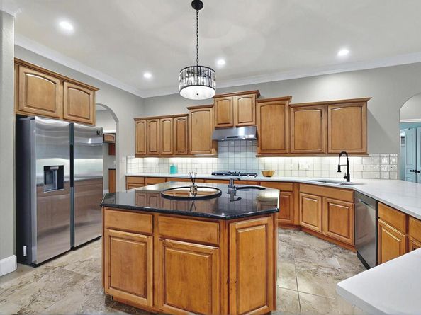 104 Standing Oak DR, Georgetown TX 78633
