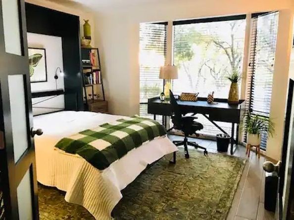102 World Of Tennis SQ, Austin TX 78738