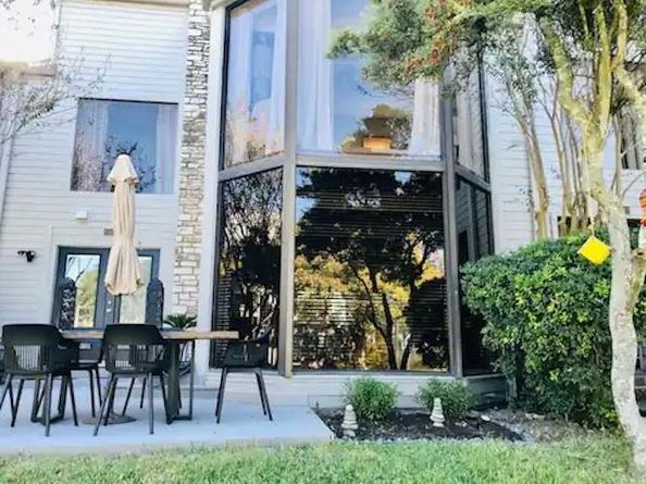 102 World Of Tennis SQ, Austin TX 78738
