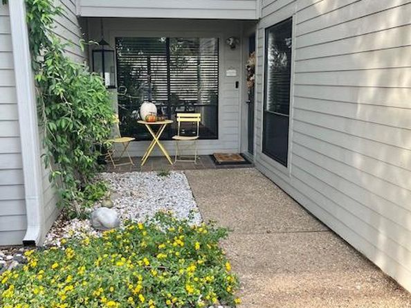 102 World Of Tennis SQ, Austin TX 78738