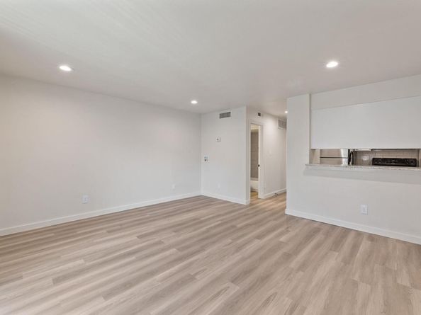 3819 Southway DR 207, Austin TX 78704