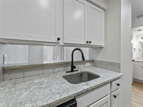 3819 Southway DR 207, Austin TX 78704