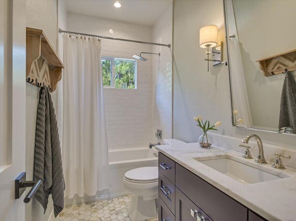 8902 Spicebrush DR, Austin TX 78759