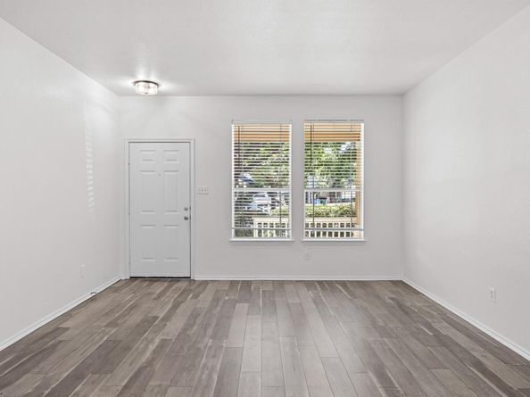 10208 Laredo DR 105, Austin TX 78748