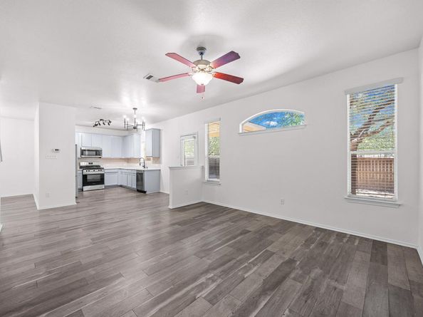 10208 Laredo DR 105, Austin TX 78748