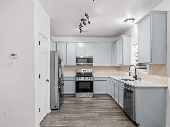 10208 Laredo DR 105, Austin TX 78748