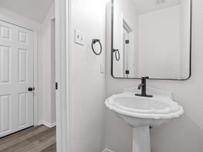 10208 Laredo DR 105, Austin TX 78748