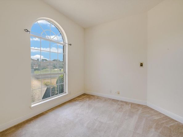 6816 Bancroft Woods DR, Austin TX 78729