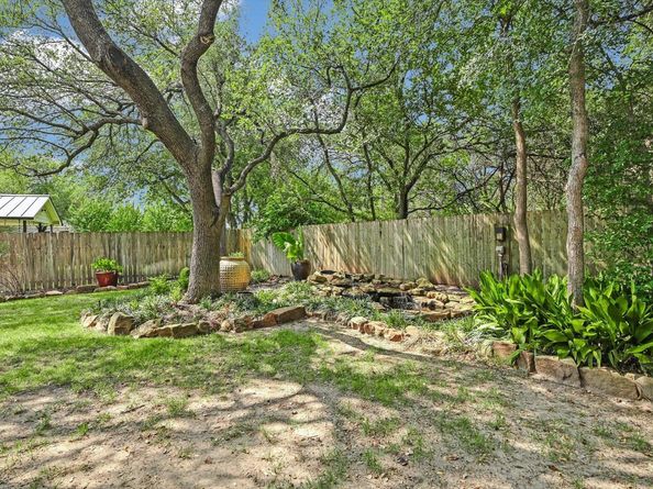 6816 Bancroft Woods DR, Austin TX 78729