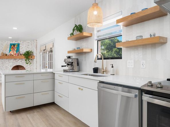 1001 E Applegate DR, Austin TX 78753