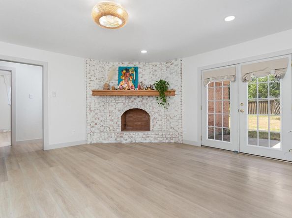 1001 E Applegate DR, Austin TX 78753