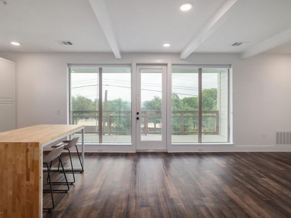 4704 Sunset TRL 1201, Austin TX 78745