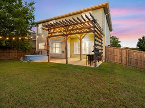 8701 Meridian Oak LN, Austin TX 78744