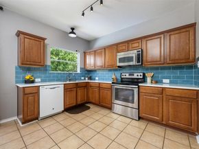 8701 Meridian Oak LN, Austin TX 78744