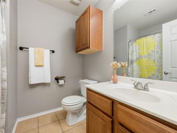 8701 Meridian Oak LN, Austin TX 78744