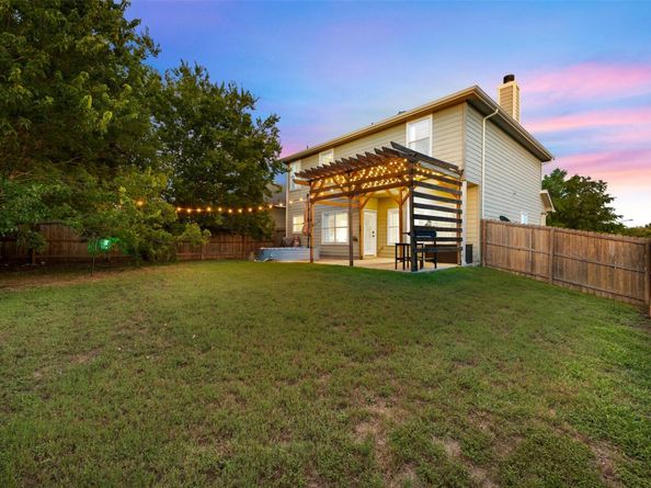 8701 Meridian Oak LN, Austin TX 78744