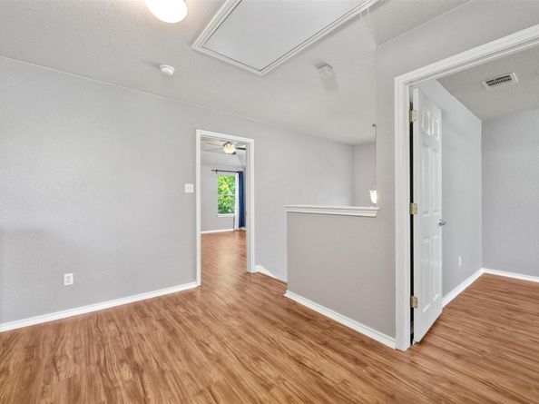 8701 Meridian Oak LN, Austin TX 78744
