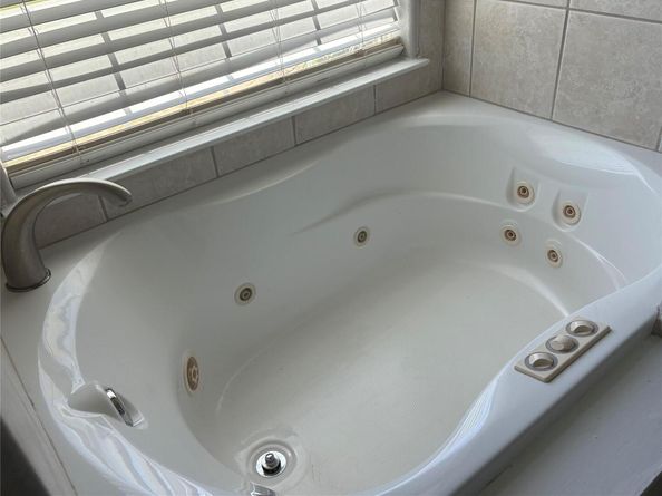 18678 Champions CIR, Point Venture TX 78645