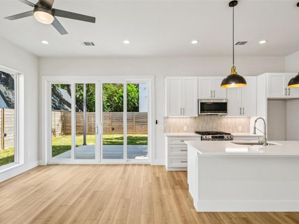 102 W Fawnridge DR, Austin TX 78753