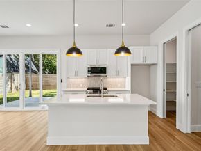 102 W Fawnridge DR, Austin TX 78753