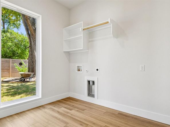 102 W Fawnridge DR, Austin TX 78753