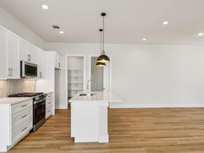 102 W Fawnridge DR, Austin TX 78753