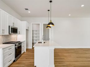 102 W Fawnridge DR, Austin TX 78753