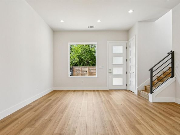 102 W Fawnridge DR, Austin TX 78753