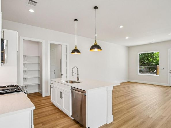 102 W Fawnridge DR, Austin TX 78753