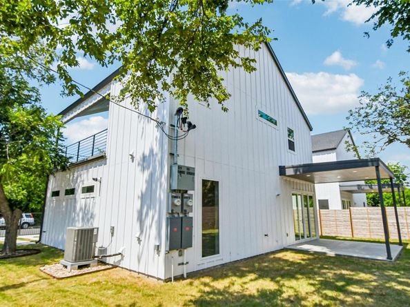 102 W Fawnridge DR, Austin TX 78753