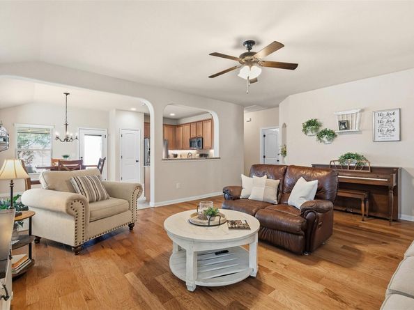 109 Briar Park DR, Georgetown TX 78626