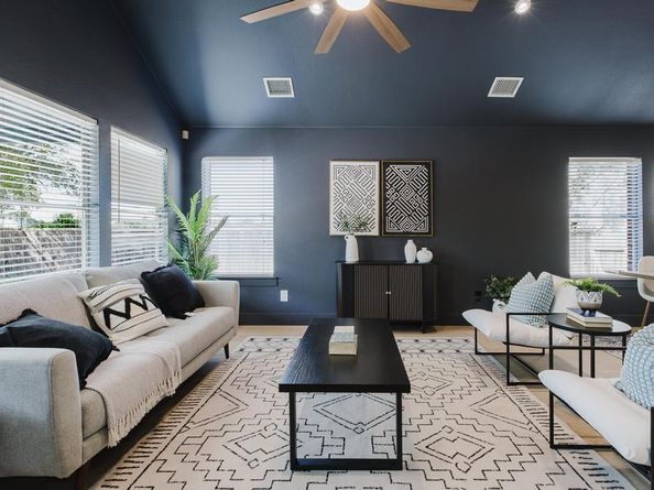 9513 Linkmeadow Dr, Austin TX 78748