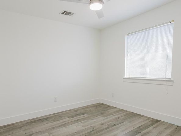 9513 Linkmeadow Dr, Austin TX 78748