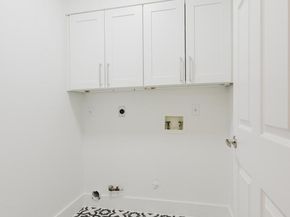9513 Linkmeadow Dr, Austin TX 78748