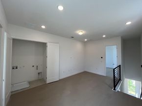 6825 Wolfcreek PASS 3, Austin TX 78749
