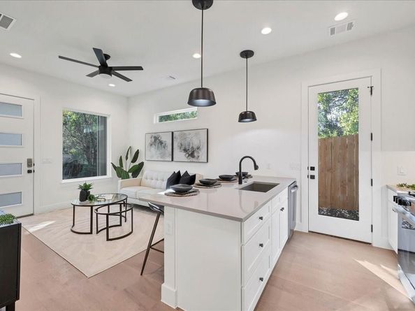 1809 Maple Ave 2, Austin TX 78702
