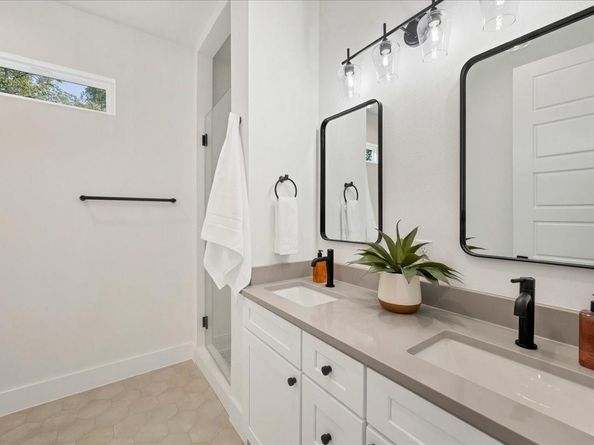 1809 Maple Ave 2, Austin TX 78702