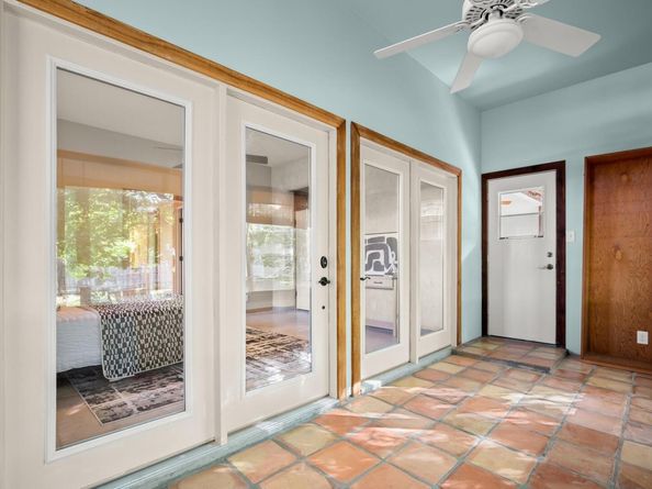 913 Taulbee LN, Austin TX 78757