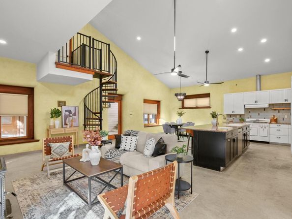 913 Taulbee LN, Austin TX 78757