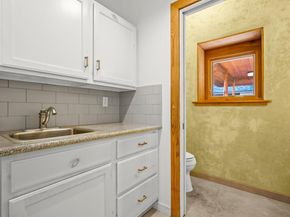913 Taulbee LN, Austin TX 78757