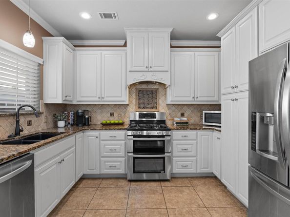 2910 S Phoenix CV, Round Rock TX 78665