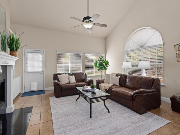 2910 S Phoenix CV, Round Rock TX 78665