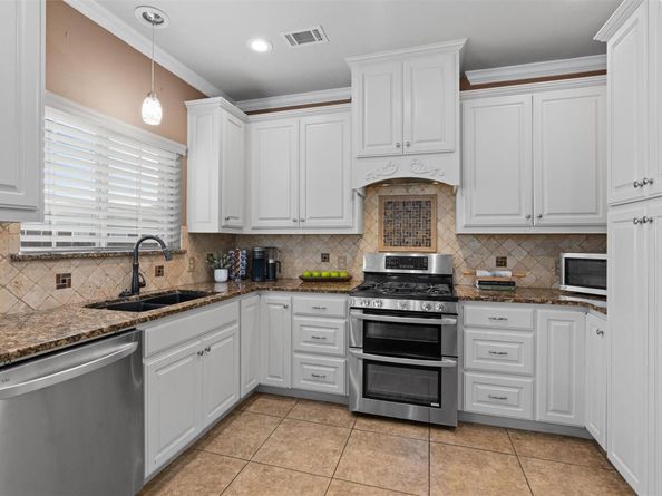 2910 S Phoenix CV, Round Rock TX 78665