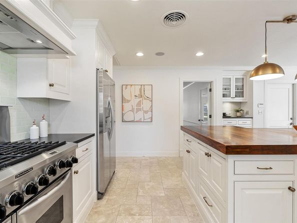 4607 Balcones DR, Austin TX 78731