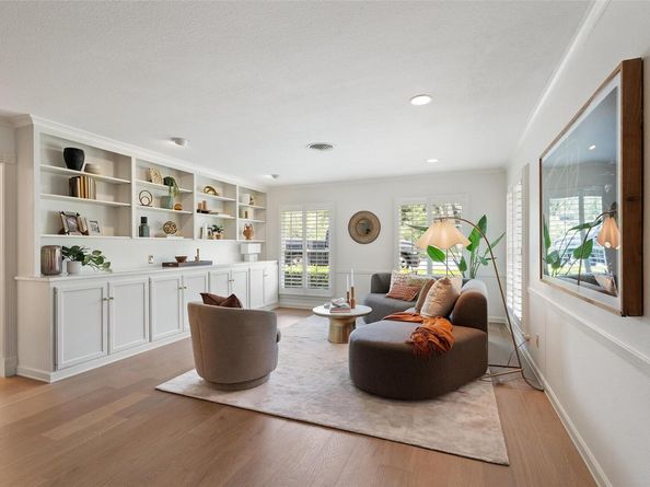 4607 Balcones DR, Austin TX 78731