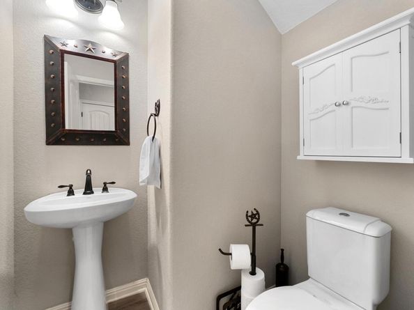 5109 Scenic Lake DR, Georgetown TX 78626