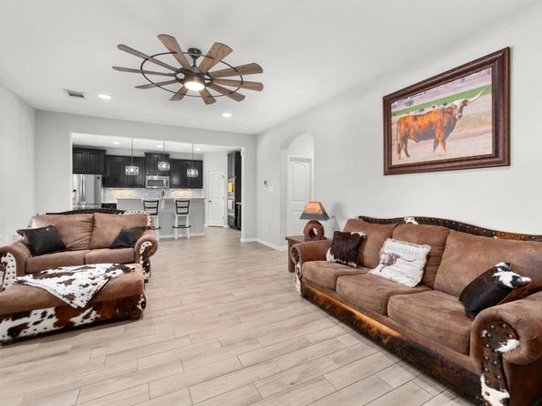 5109 Scenic Lake DR, Georgetown TX 78626