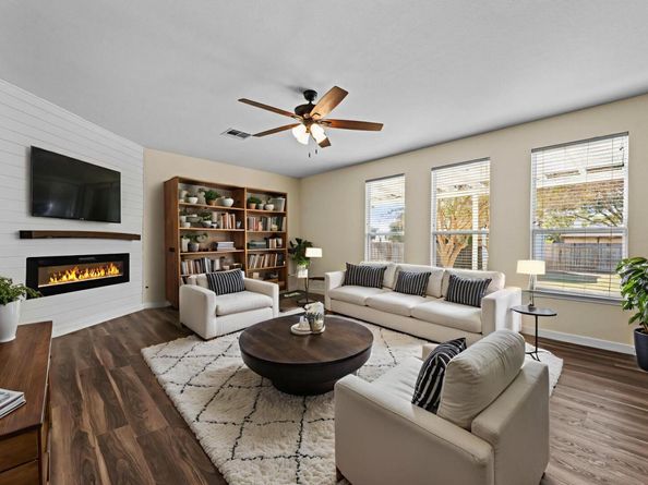 2015 Angelique CT, Leander TX 78641