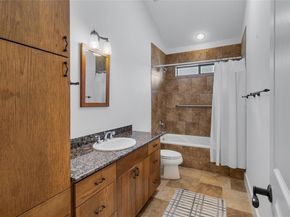 2105 Brackenridge ST, Austin TX 78704