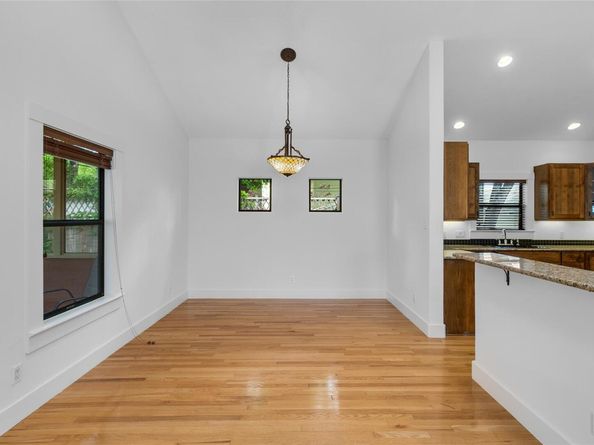 2105 Brackenridge ST, Austin TX 78704